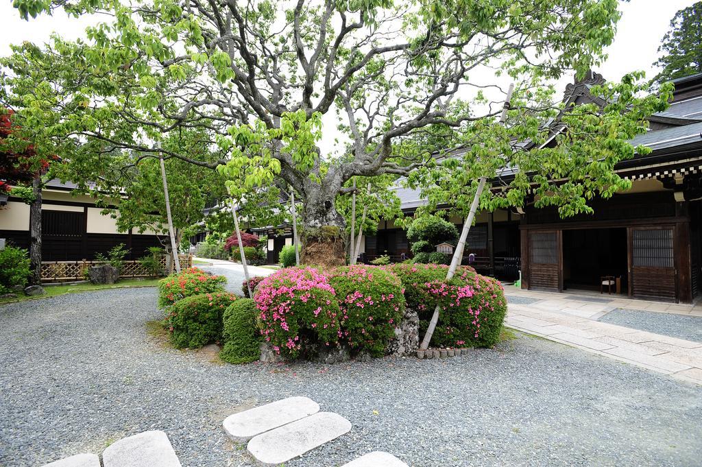 Koyasan Shukubo Jokiin Hotel Eksteriør billede